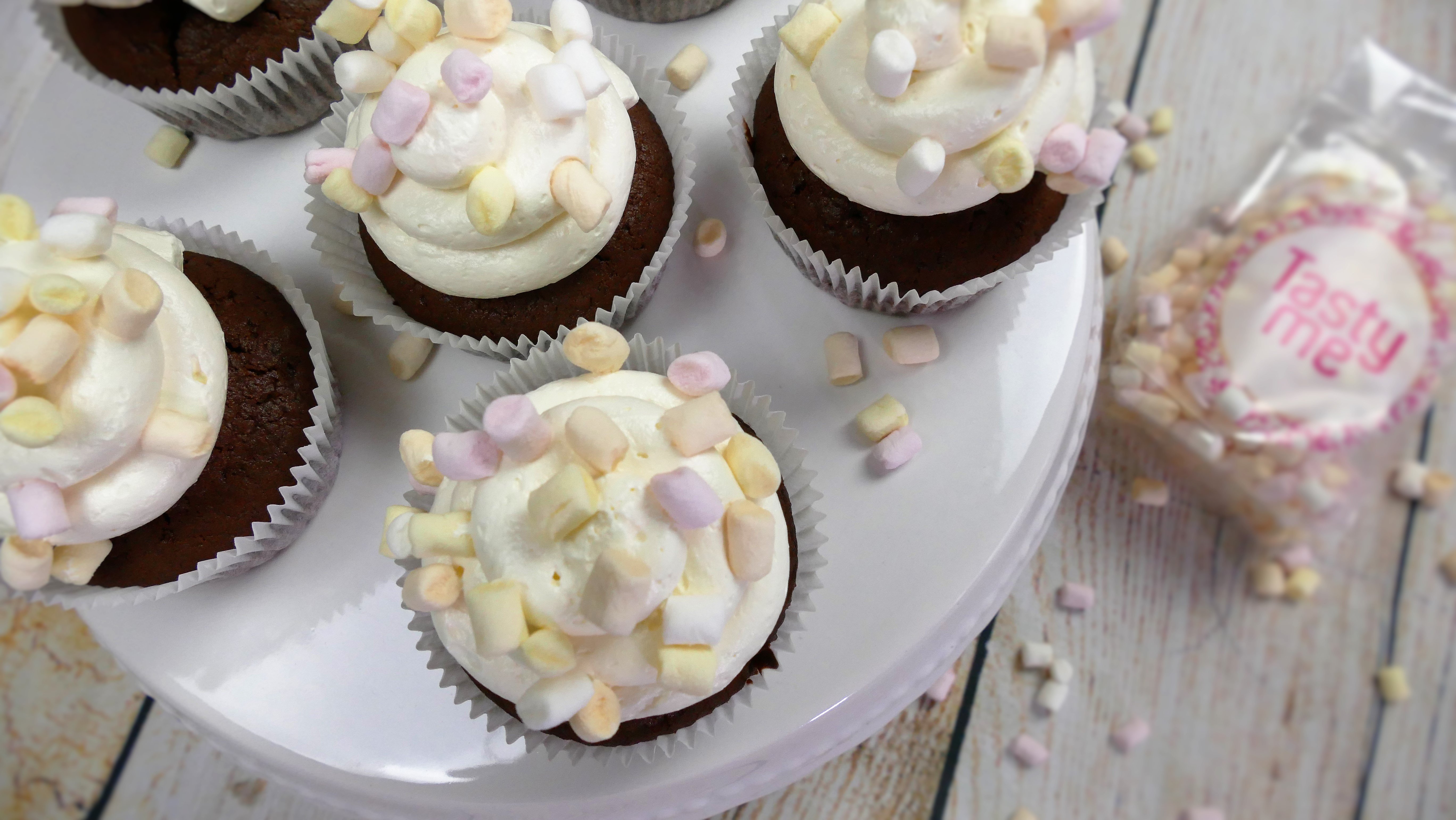 Schokocupcakes mit Marshmallow-Cremefrosting